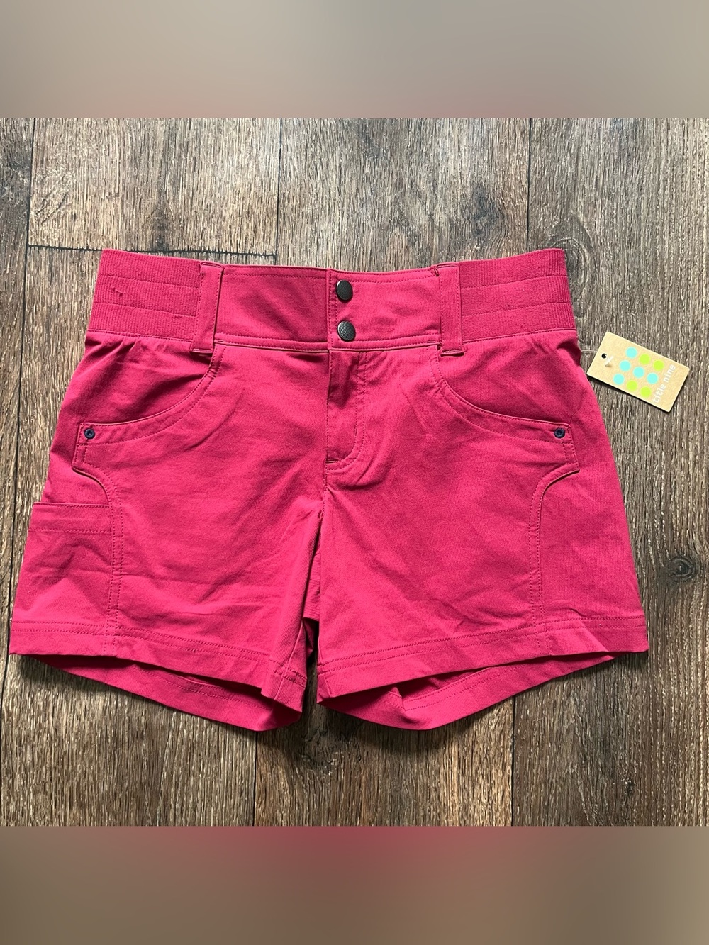NWT Title nine clamber 5” athletic outdoor hiking Berry red shorts Sz 2 *READ